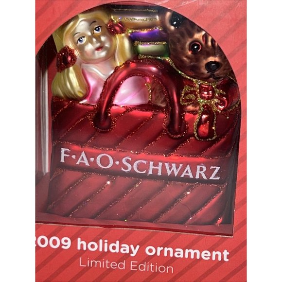 FAO Schwarz 2009 Holiday Ornament Ltd Edition Blown Glass Teddy Doll Present A17 - Picture 4 of 13